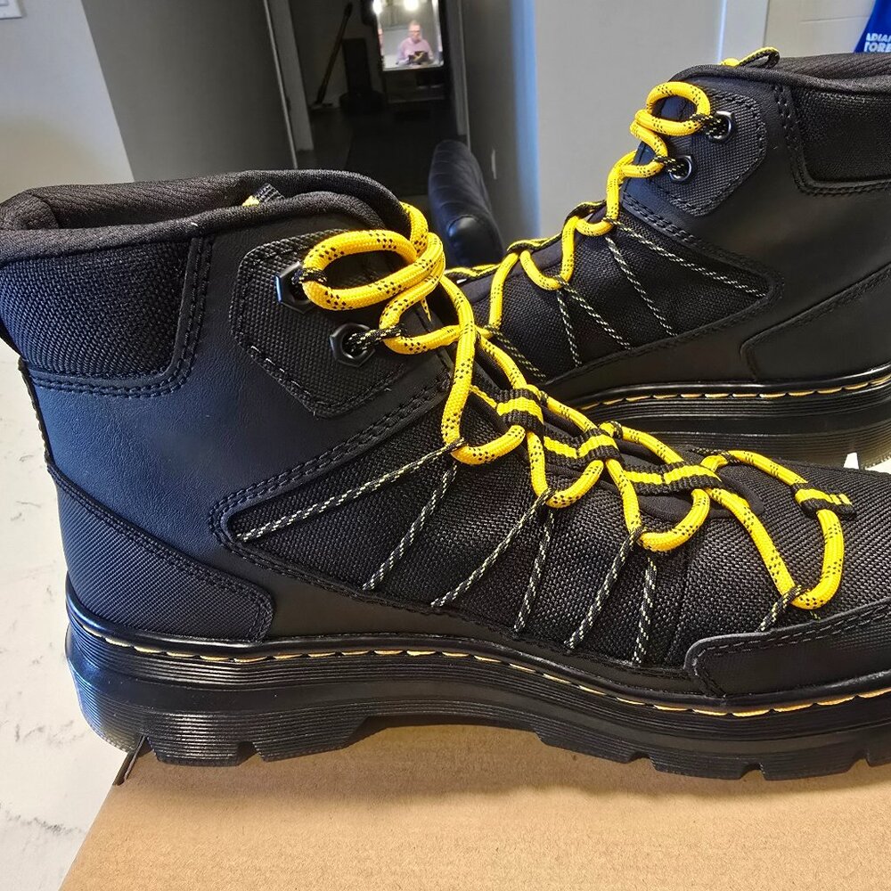 DR. MARTENS BUWICK MENS US 10 WOMENS 11 EXTRA TOUGH UTILITY BOOTS BLACK YELLOW